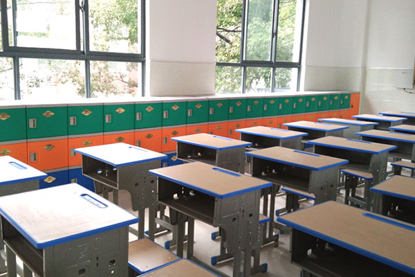 校園家具